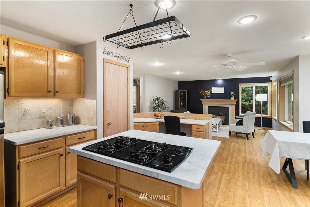 15705 Southeast 157th Street Renton, WA 98058 - Photo 9 of 26