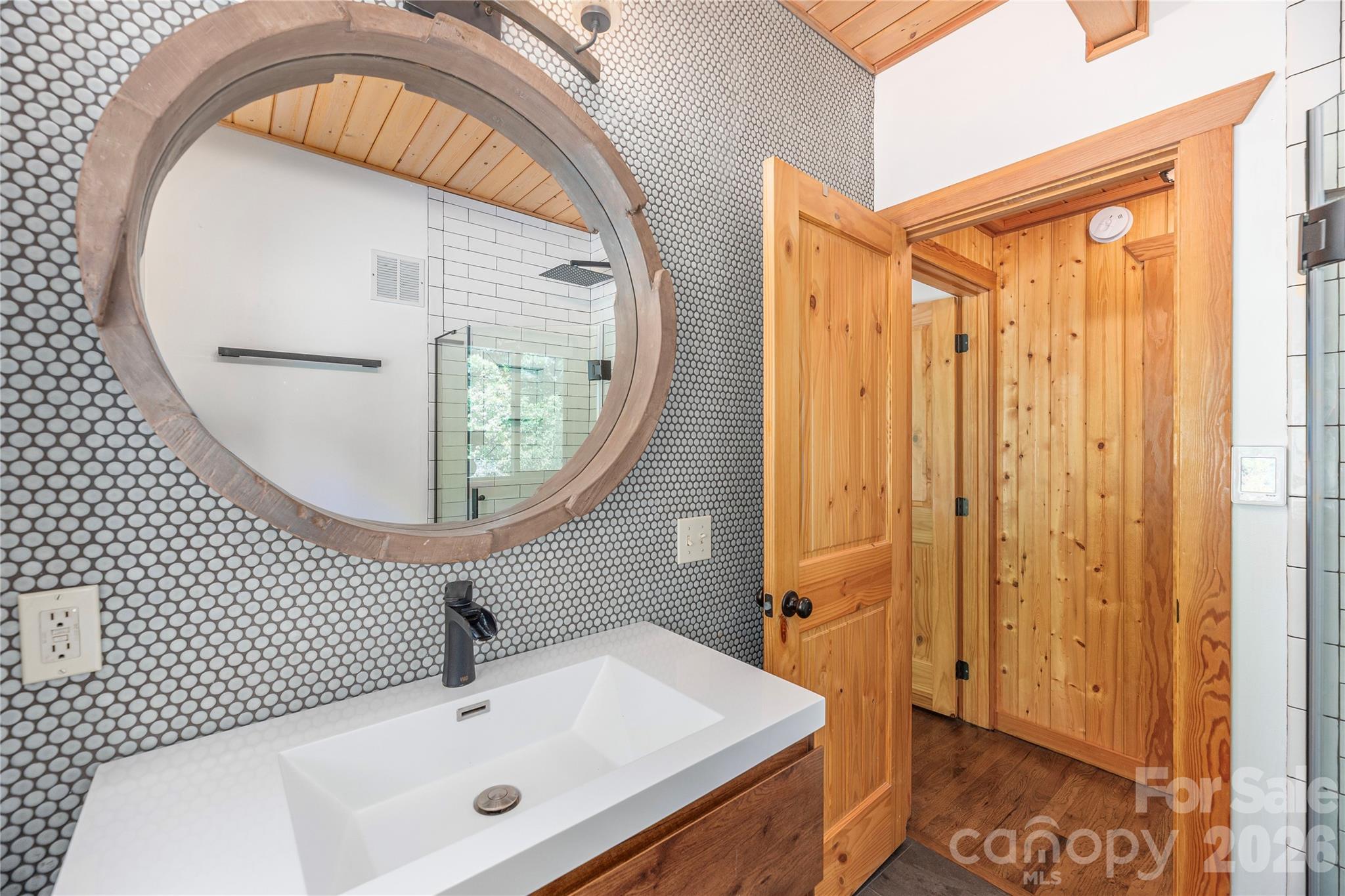 121 Mountain View Road Asheville, NC 28806 - Photo 8 of 33