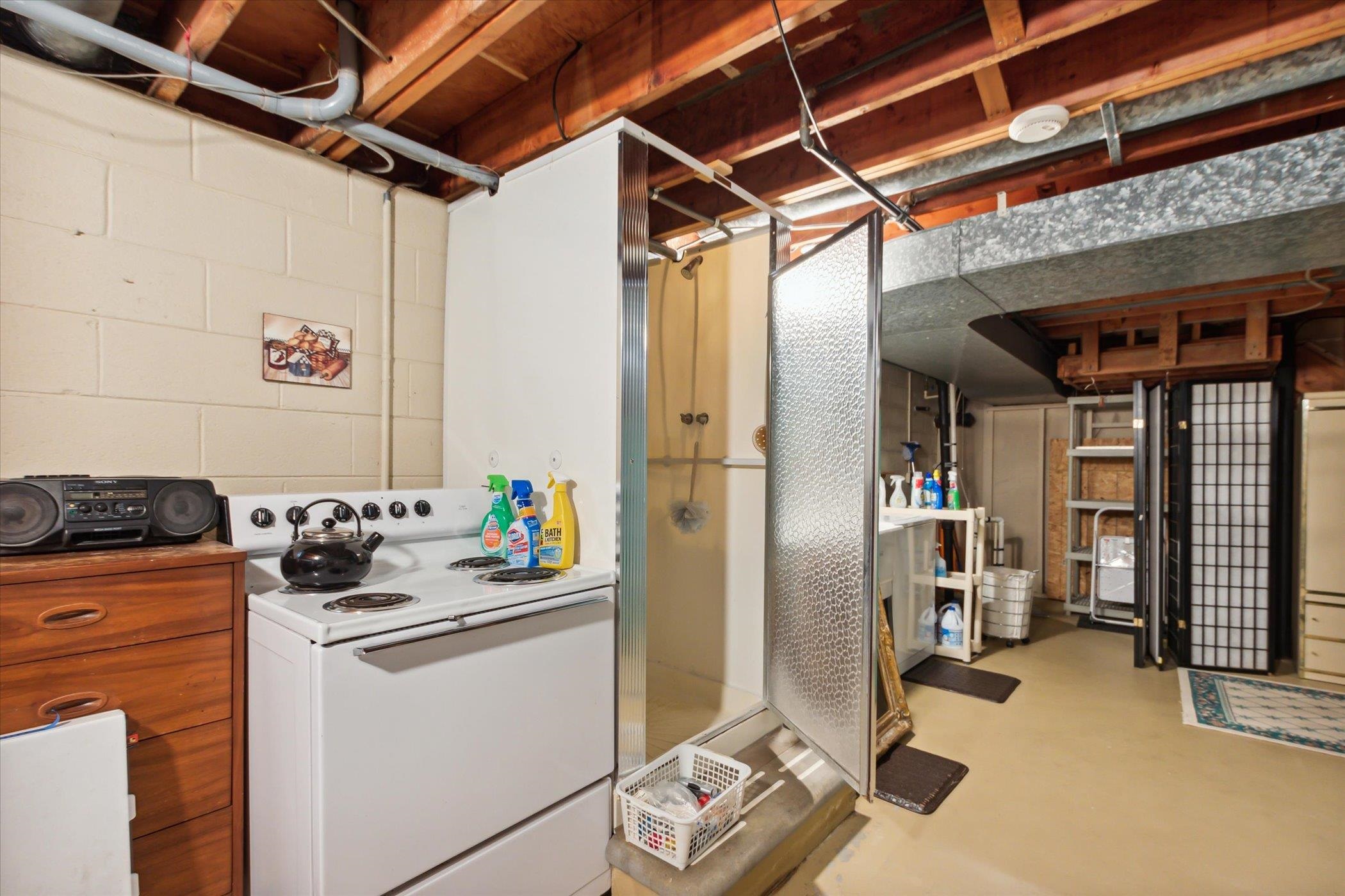 33605 Mulvey Road Fraser, MI 48026 - Photo 40 of 49 50106314-39.JPG
