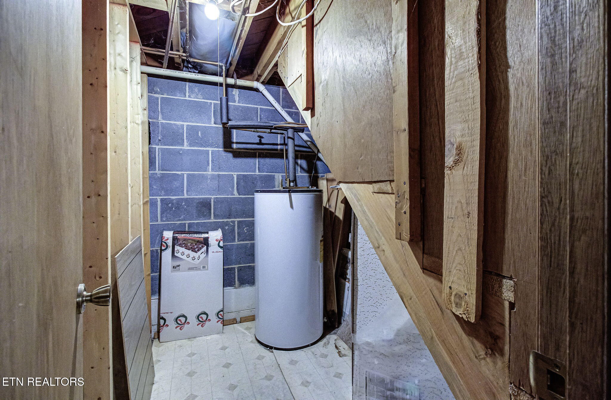 211 North Riverview Circle Sevierville, TN 37862 - Photo 27 of 33 IMG_6978