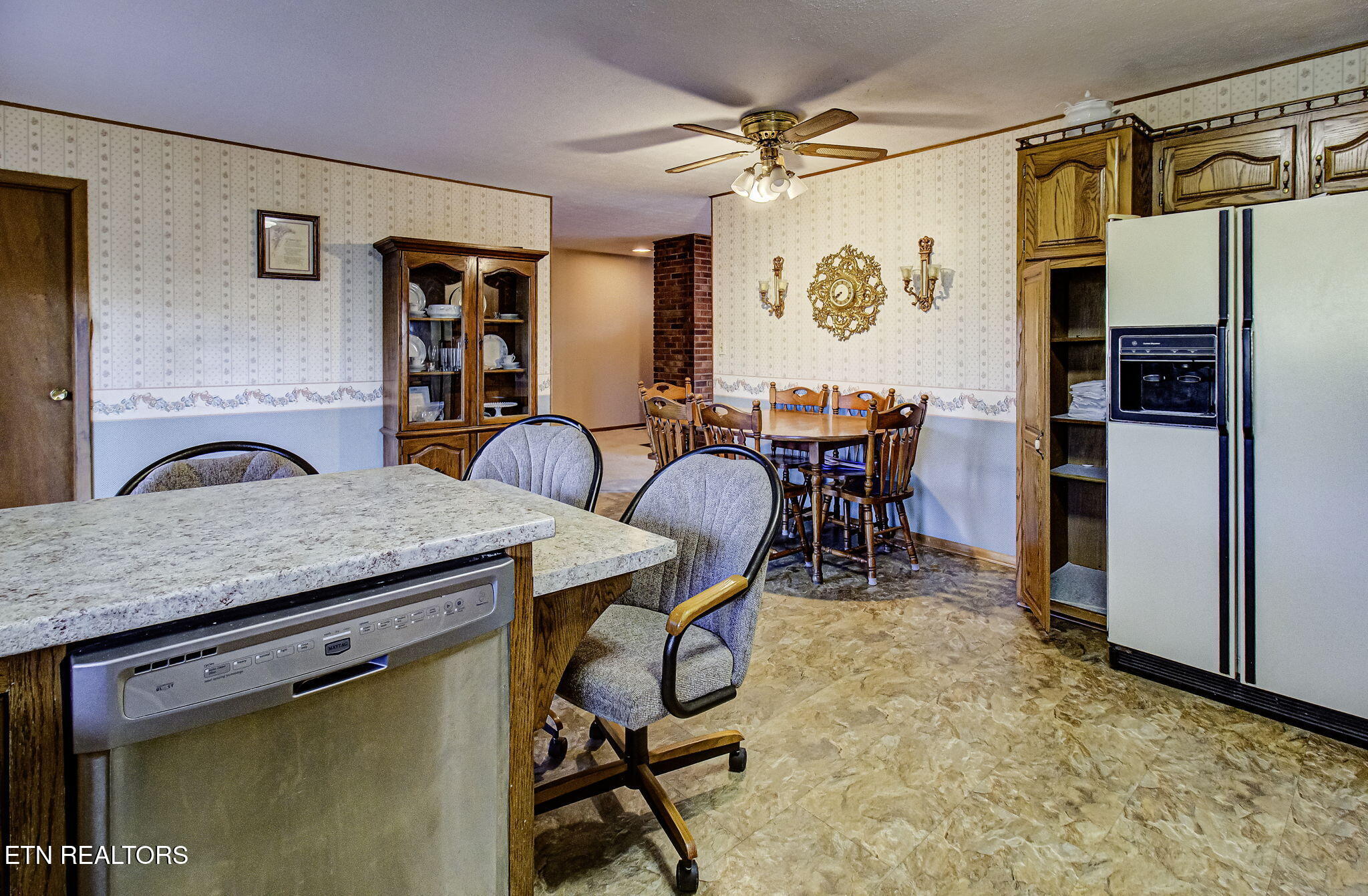 211 North Riverview Circle Sevierville, TN 37862 - Photo 4 of 33 IMG_6879 (2)