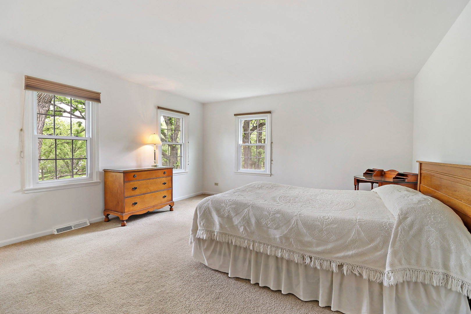 400 North Valley Road Barrington, IL 60010 - Photo 13 of 30 a bedroom with a bed and windows