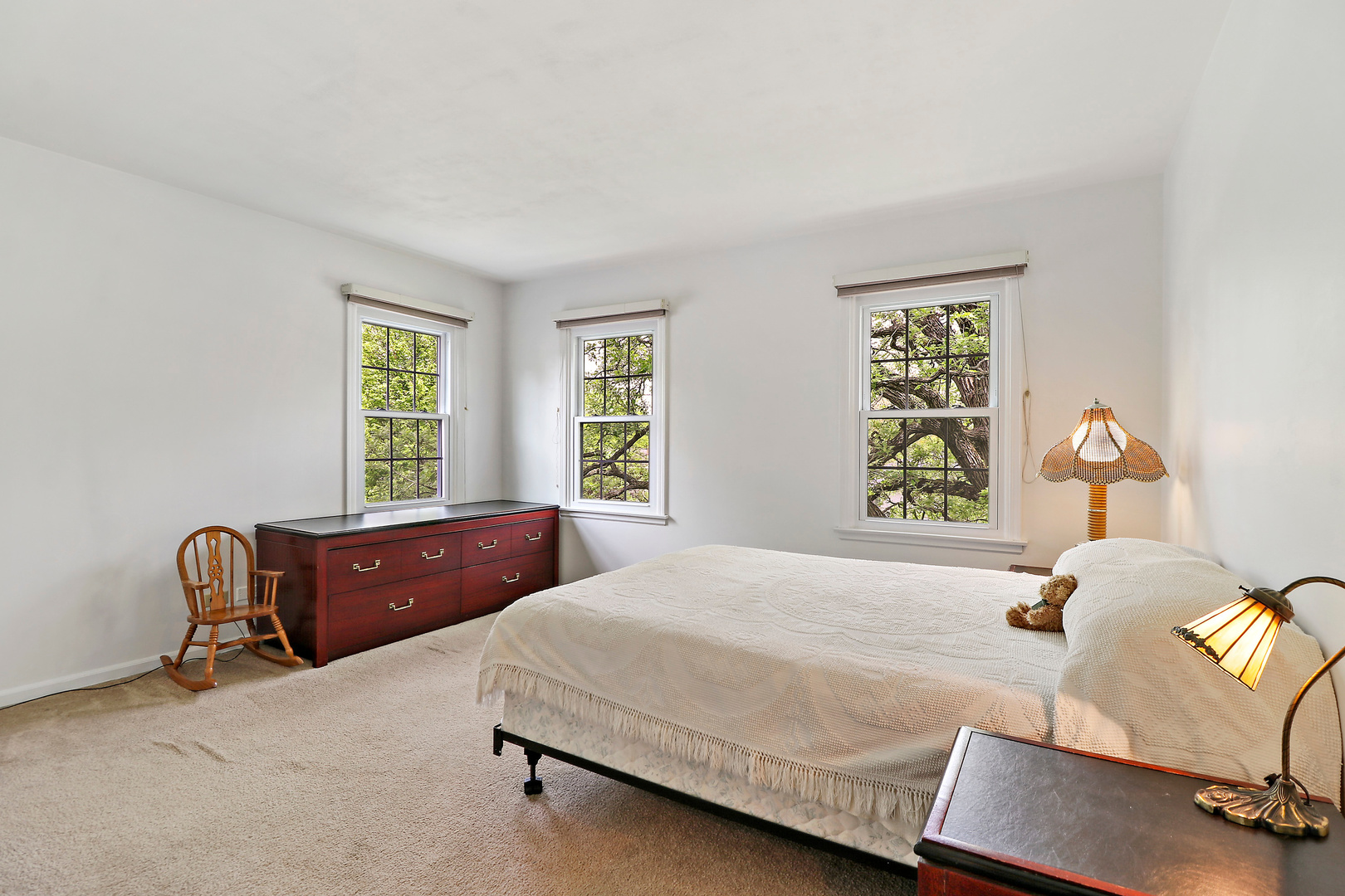 400 North Valley Road Barrington, IL 60010 - Photo 19 of 30 a bedroom with a bed and a window