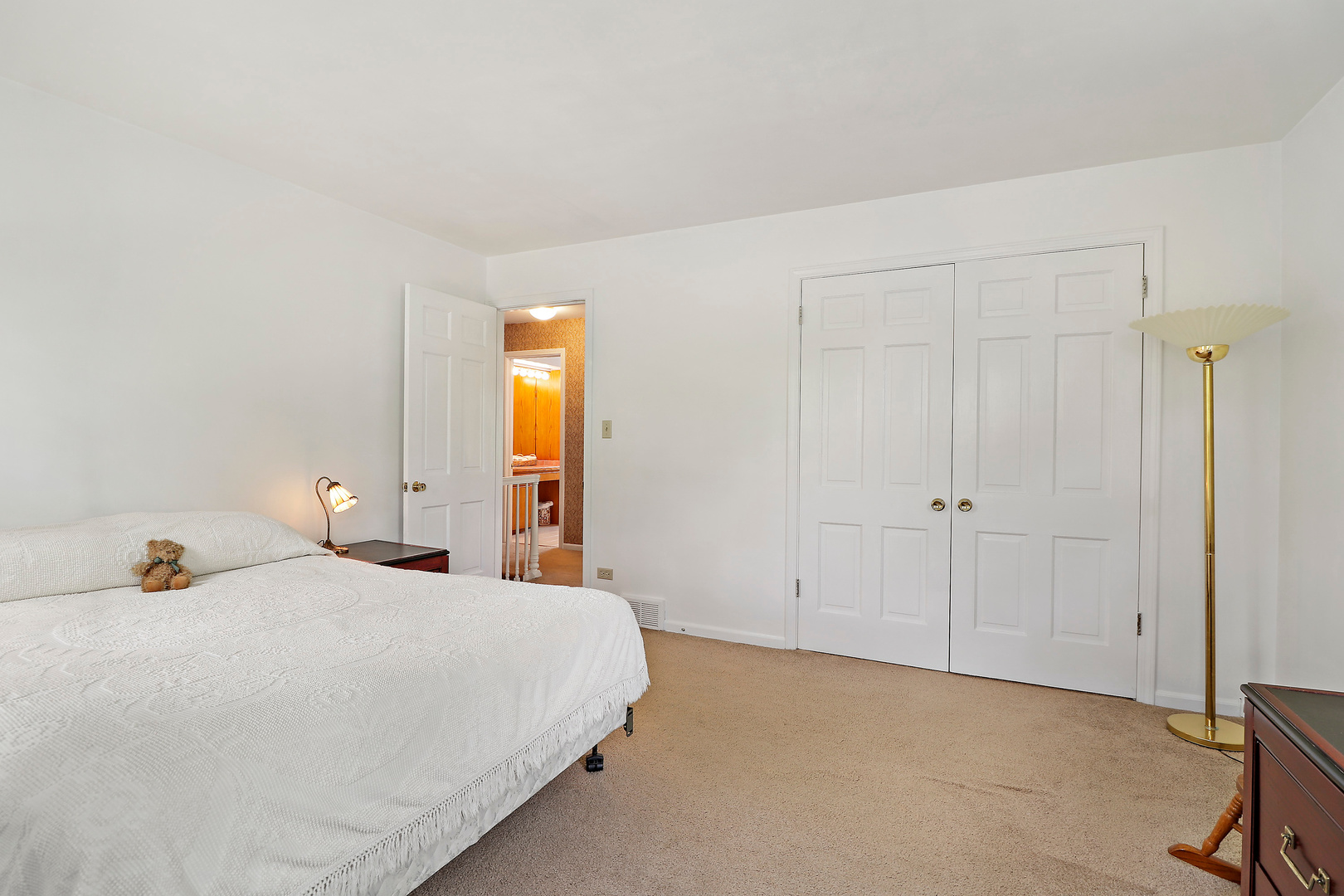 400 North Valley Road Barrington, IL 60010 - Photo 20 of 30 a bedroom with a bed and a window