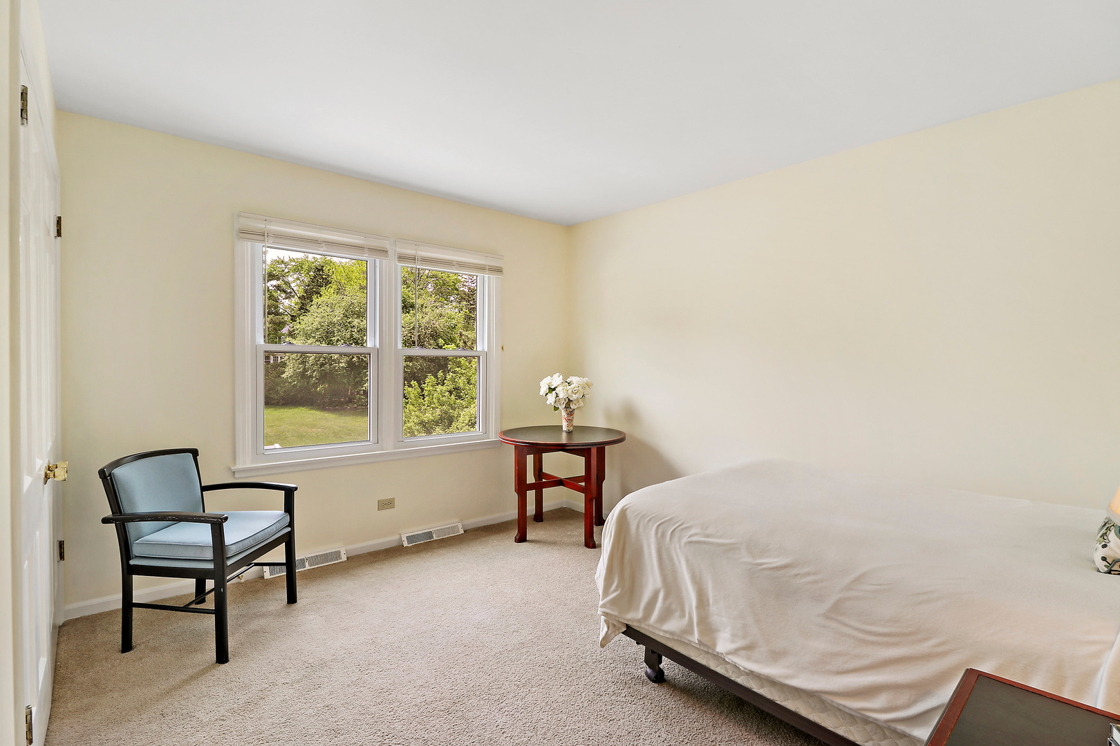 400 North Valley Road Barrington, IL 60010 - Photo 21 of 30 a bedroom with a bed and a window