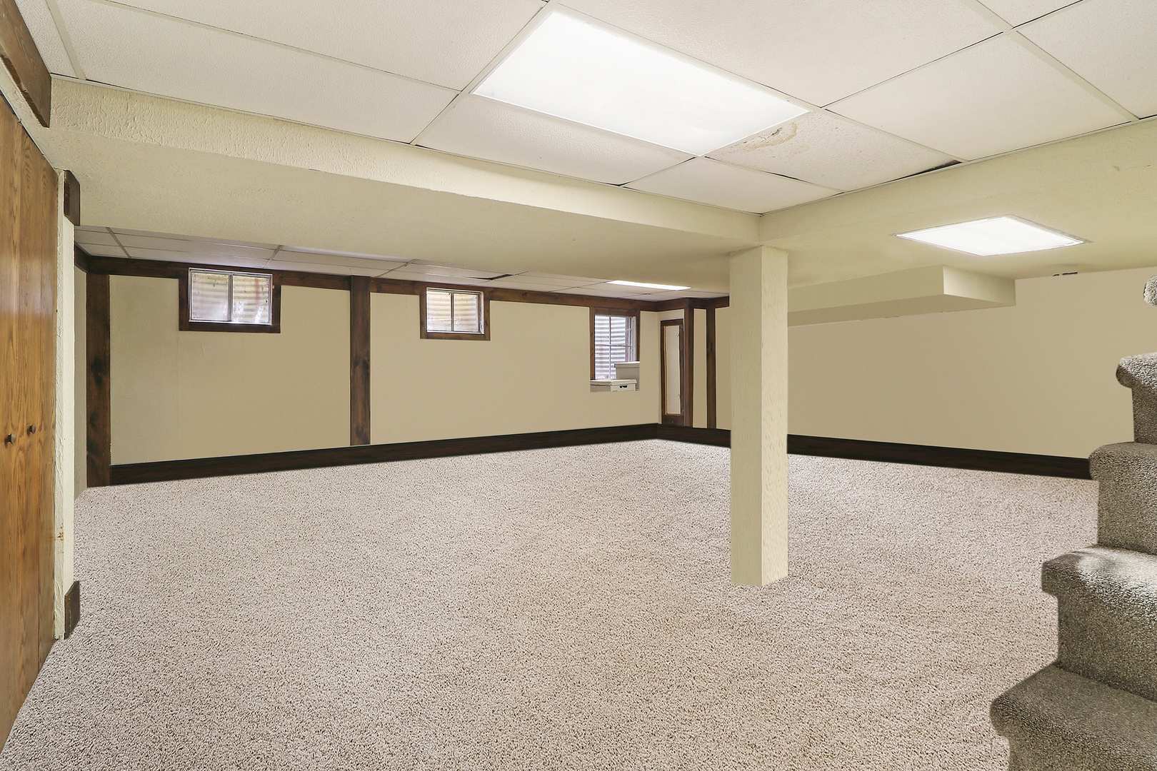 400 North Valley Road Barrington, IL 60010 - Photo 22 of 30 a view of an empty room