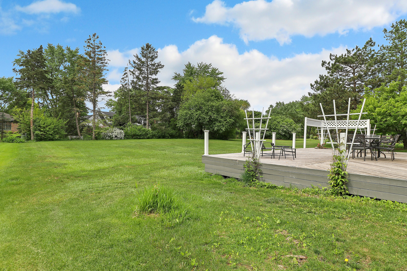 400 North Valley Road Barrington, IL 60010 - Photo 26 of 30 a view of a park with large trees