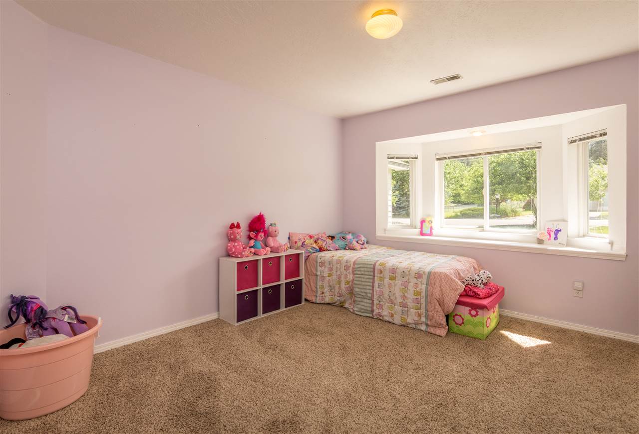 4522 South Mamer Road Spokane, WA 99206 - Photo 13 of 20