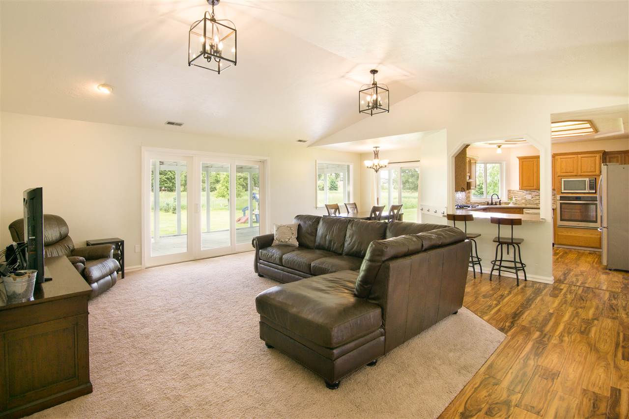 4522 South Mamer Road Spokane, WA 99206 - Photo 3 of 20