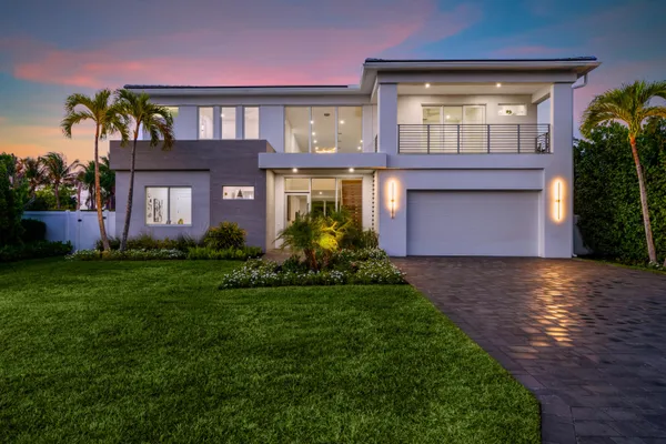 $3,750,000 | 417 Lake Drive, Delray Beach, FL 33444