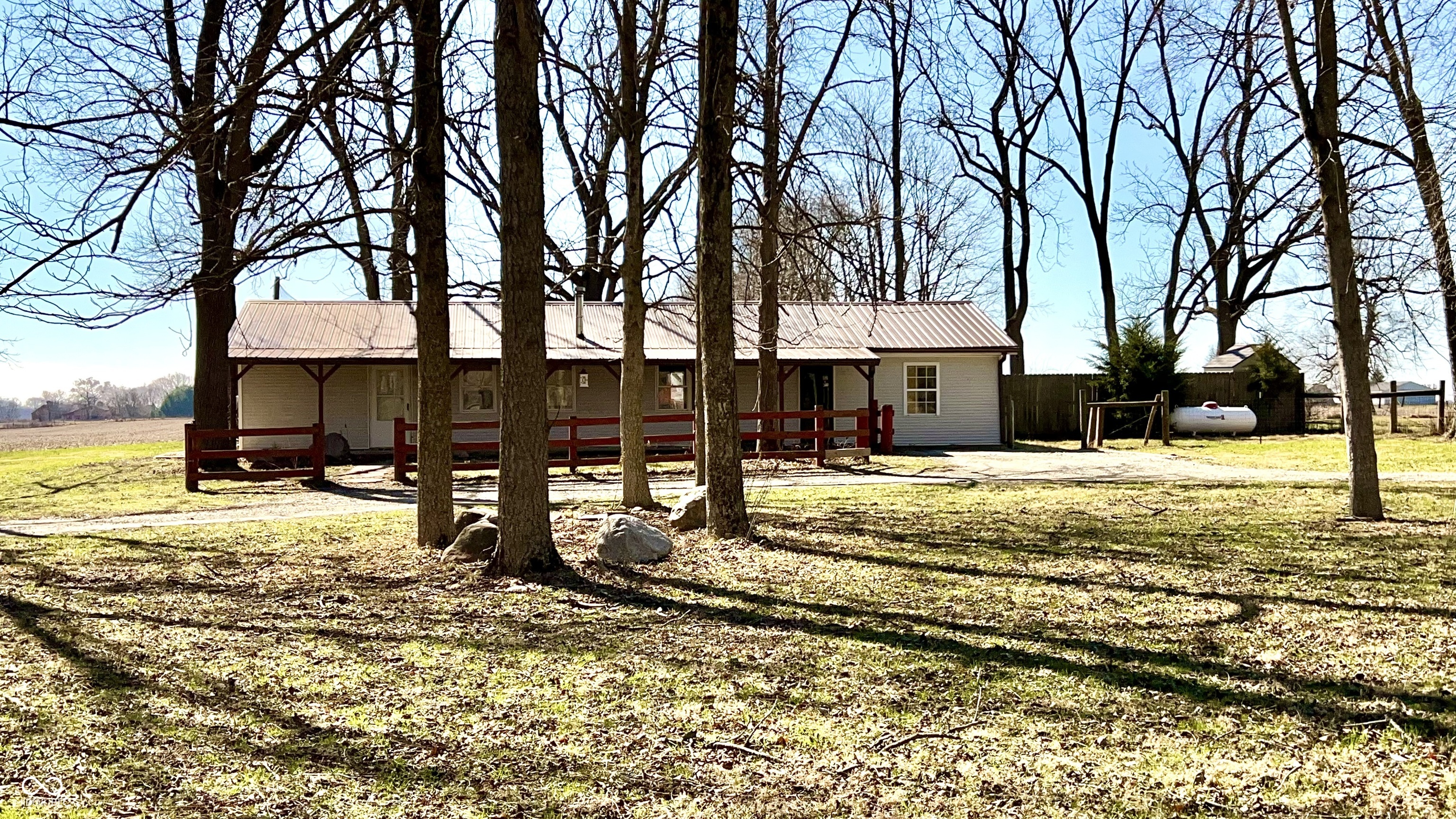 10517 North Barnard Road Pendleton, IN 46064 - Photo 2 of 56