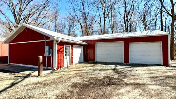 $325,000 | 10517 North Barnard Road, Pendleton, IN 46064