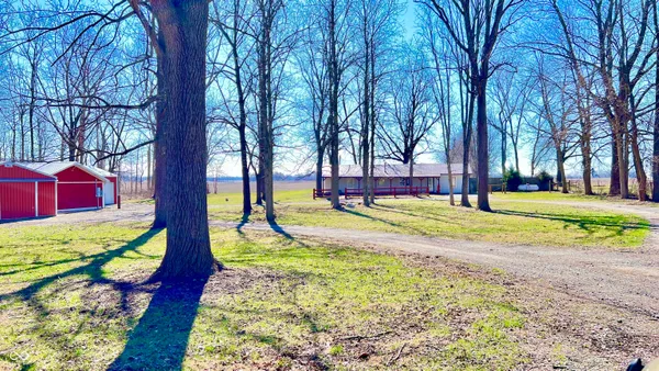 $325,000 | 10517 North Barnard Road, Pendleton, IN 46064