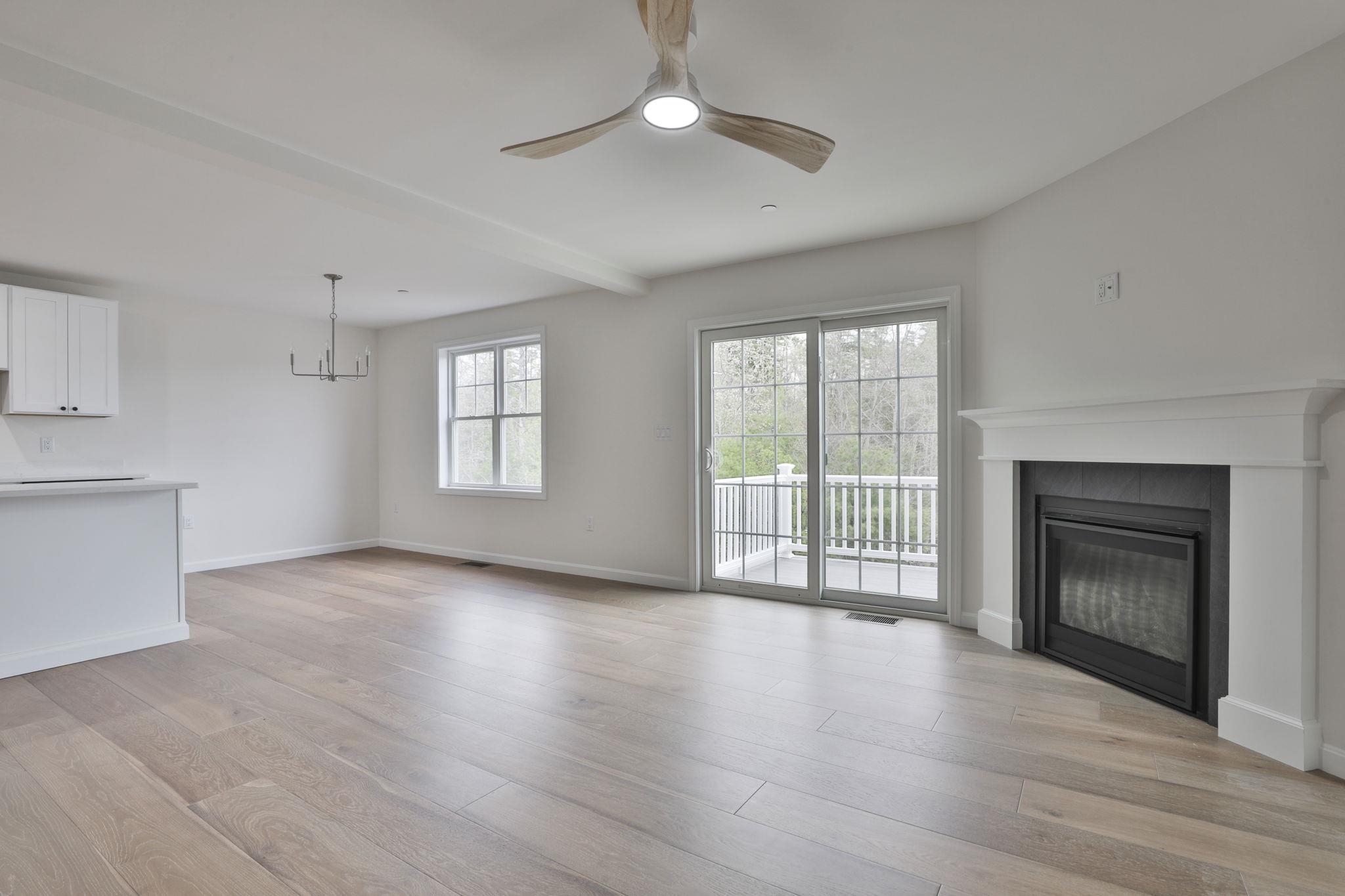 71 Crestview Way Raymond, NH 03077 - Photo 22 of 41