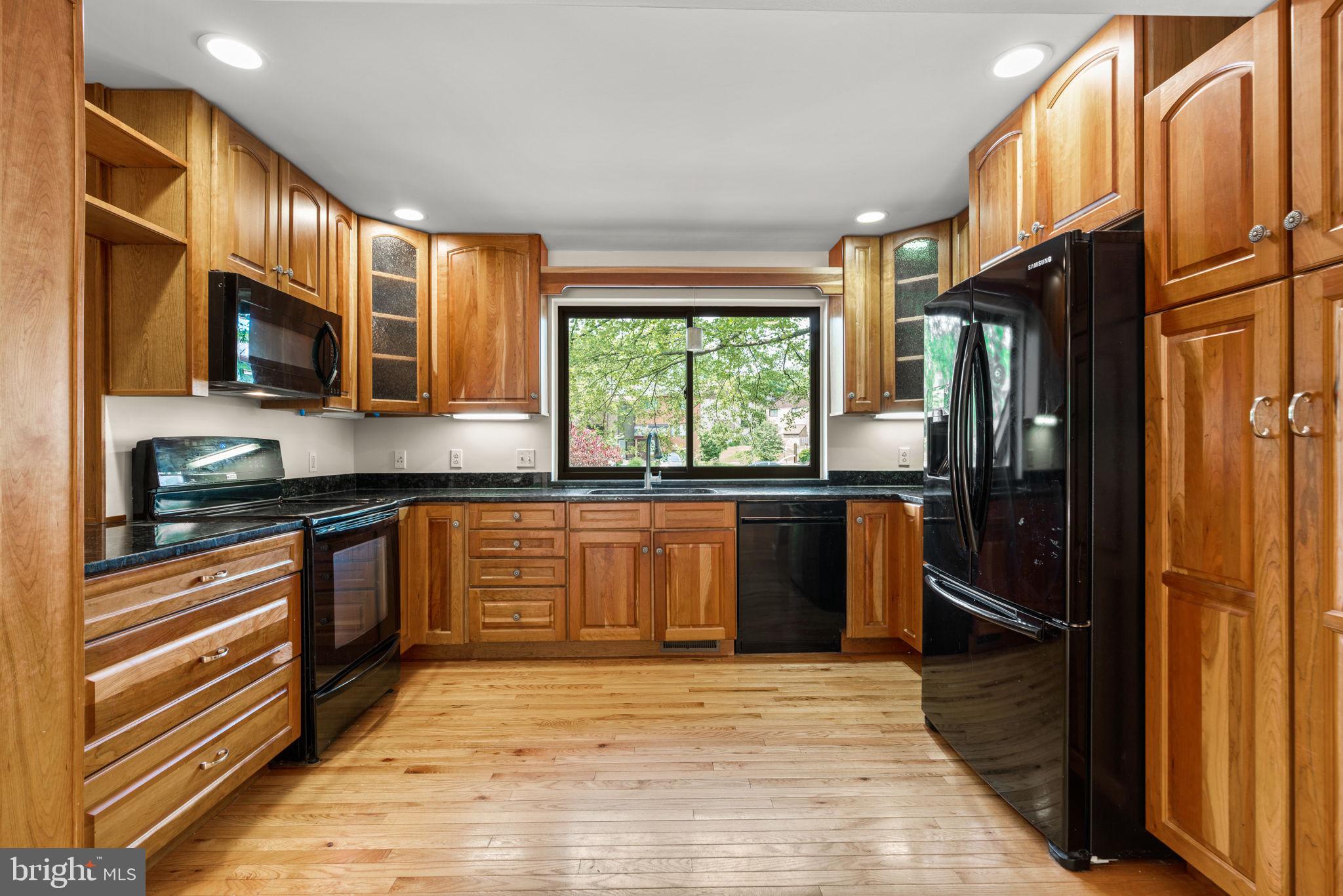 7156 Winter Rose Path Columbia, MD 21045 - Photo 13 of 58 Kitchen