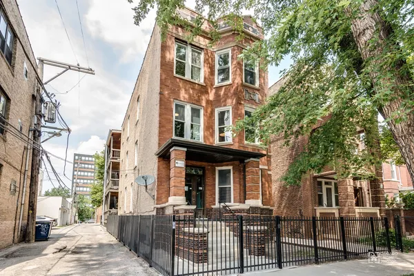 $2,800 | 2346 West Thomas Street, Unit 2F, Chicago, IL 60622