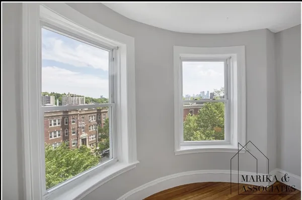 $3,995 | 108 Winthrop Road, Unit 2, Brookline, MA 02445