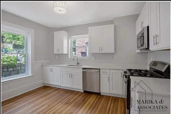 $3,995 | 108 Winthrop Road, Unit 2, Brookline, MA 02445