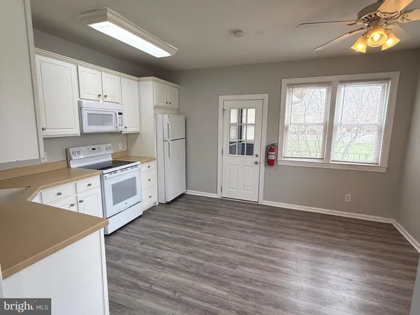 $2,850 | 2599 South Black Horse Pike, Williamstown, NJ 08094