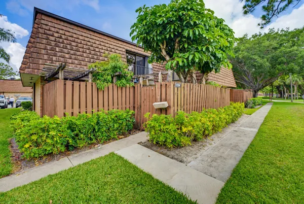 $250,000 | 1704 17th Lane, Greenacres, FL 33463