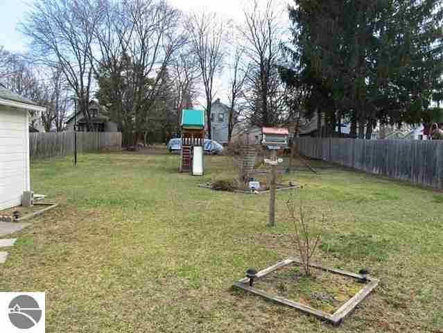 113 John R Street Clare, MI 48617 - Photo 17 of 17 1744280-16.JPG