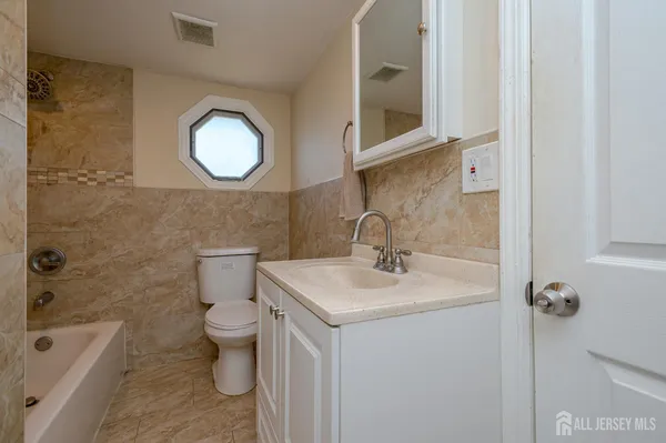 $489,900 | 14 Elmer Avenue, Monroe Township, NJ 08831