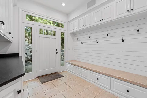 $2,700,000 | 9 Red Forest Way, North Oaks, MN 55127