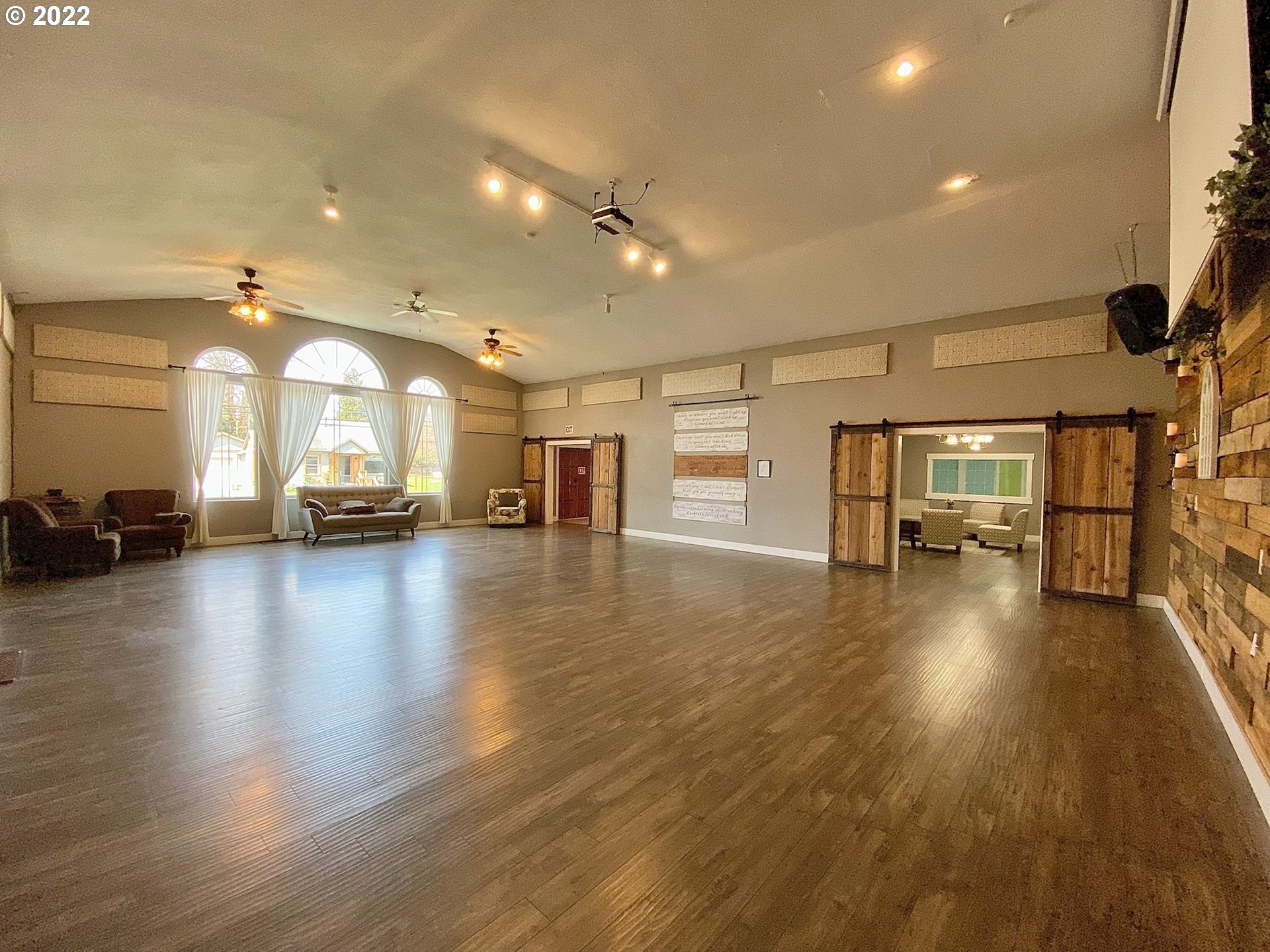 738 Southeast Sumner Street Camas, WA 98607 - Photo 5 of 25 Gallery Image 5