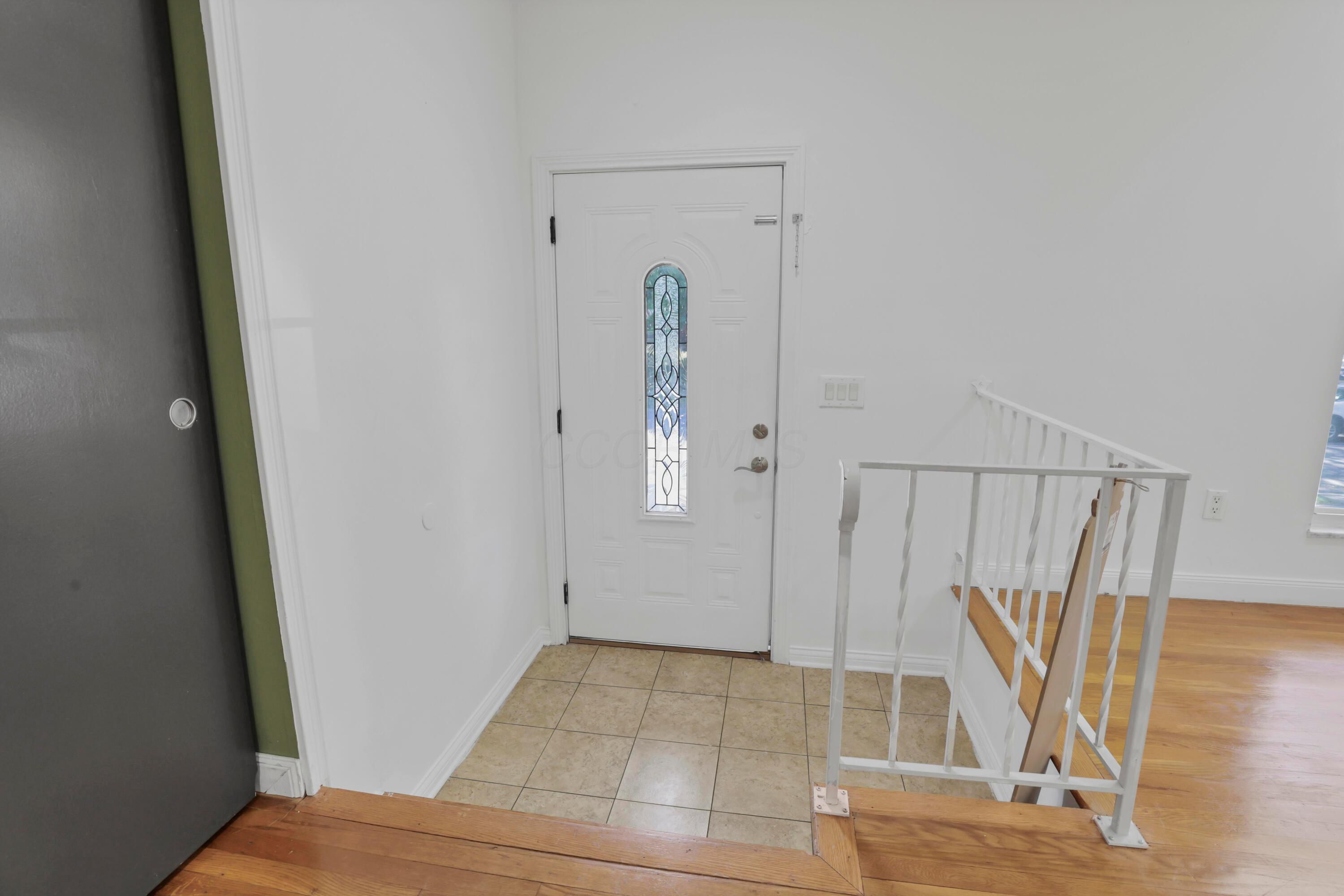 1224 Belden Road Columbus, OH 43229 - Photo 5 of 46 011A0148