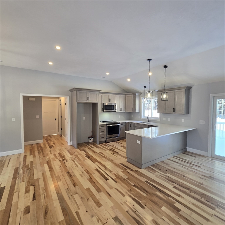 141 Roxy Cahoon Road Plymouth, MA 02360 - Photo 10 of 40