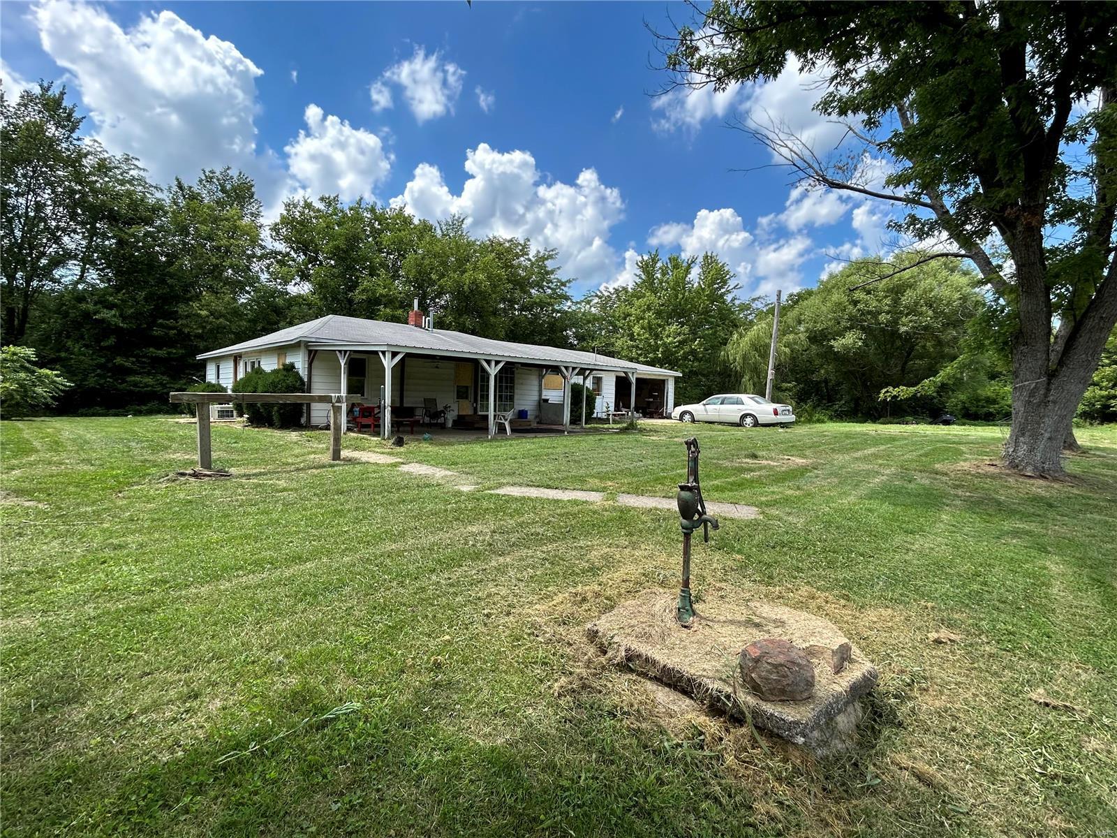 1645 Ticklen Road Odin, IL 62870 - Photo 4 of 15