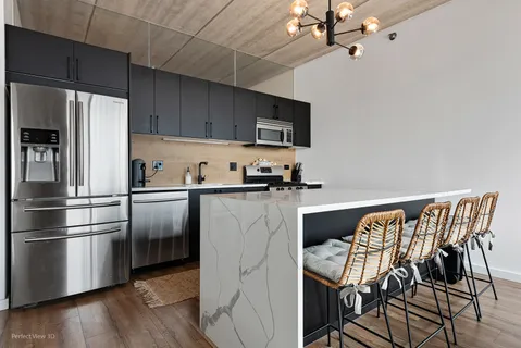 $620,000 | 630 North Franklin Street, Unit 1010, Chicago, IL 60654