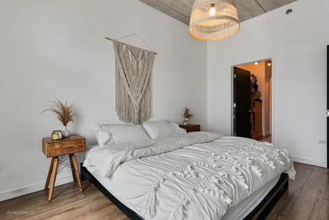 $620,000 | 630 North Franklin Street, Unit 1010, Chicago, IL 60654