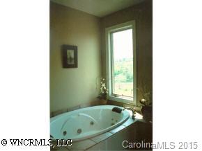 124 Gibbs Road Leicester, NC 28748 - Photo 8 of 9 Gallery Image 8