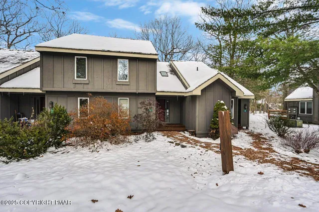 $224,900 | 50 Telemark Lake, Lake Harmony, PA 18624