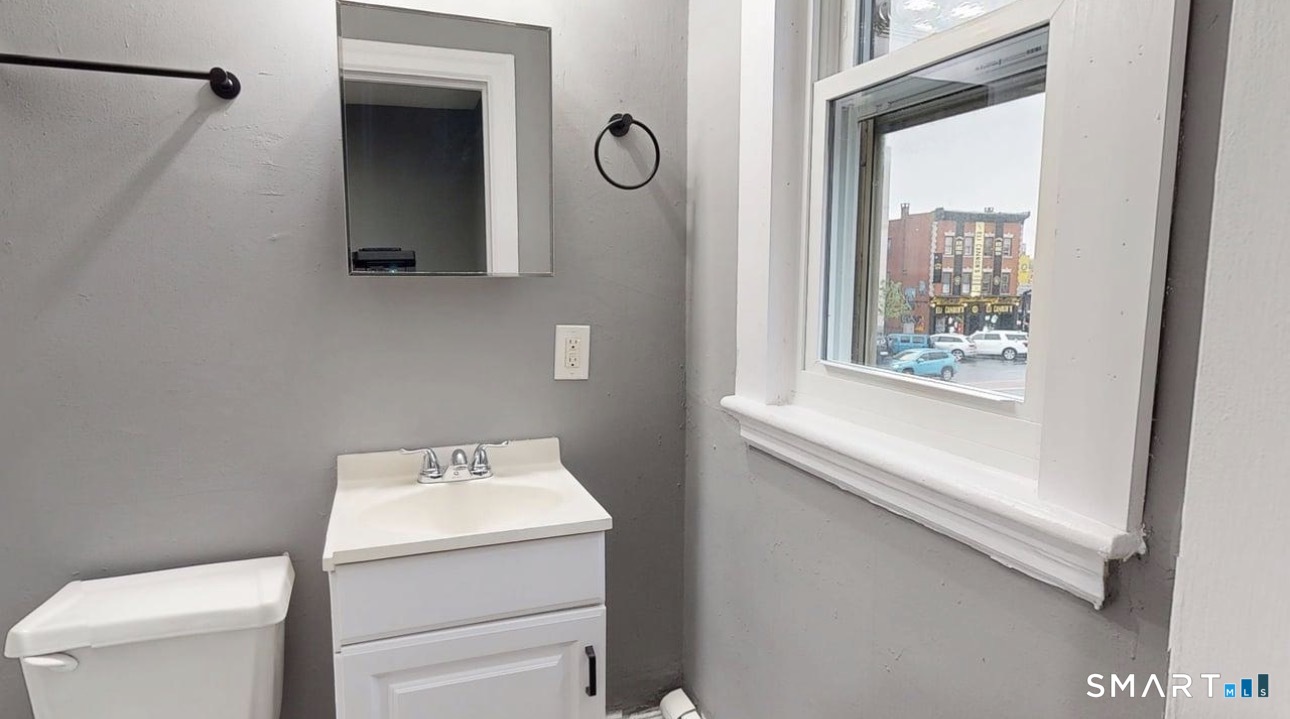 666 Main Street, Unit B2 Middletown, CT 06457 - Photo 12 of 13