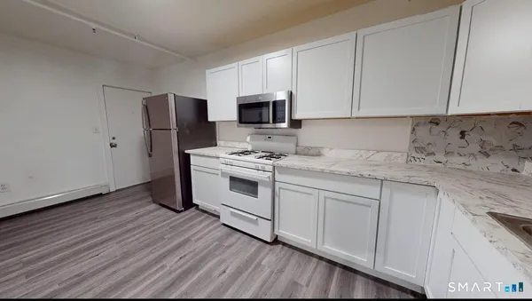 $1,456 | 666 Main Street, Unit B2, Middletown, CT 06457
