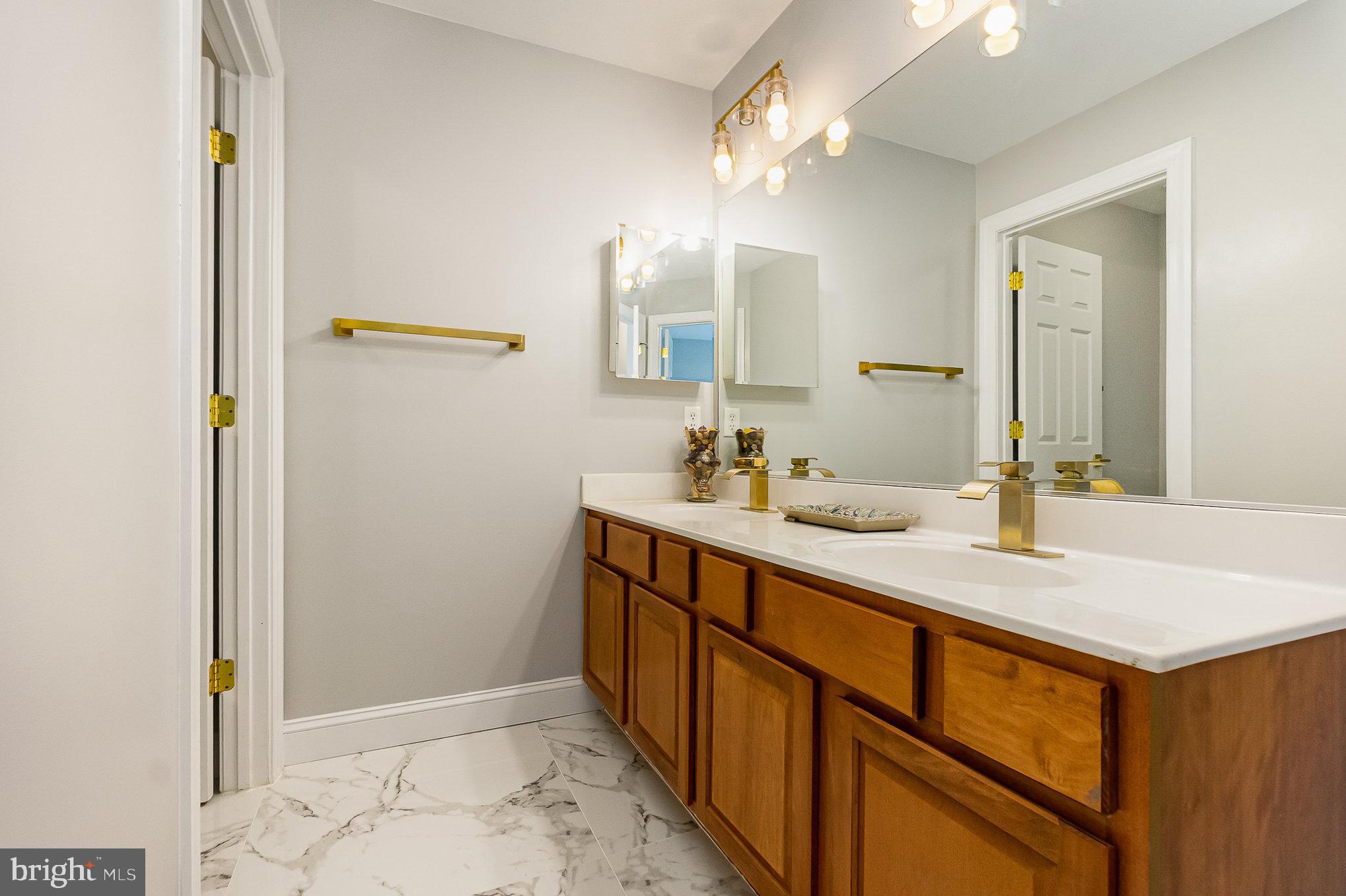 2121 Traceys Road Sparks Glencoe, MD 21152 - Photo 48 of 74 Hall bath w entrance to bedroom 2