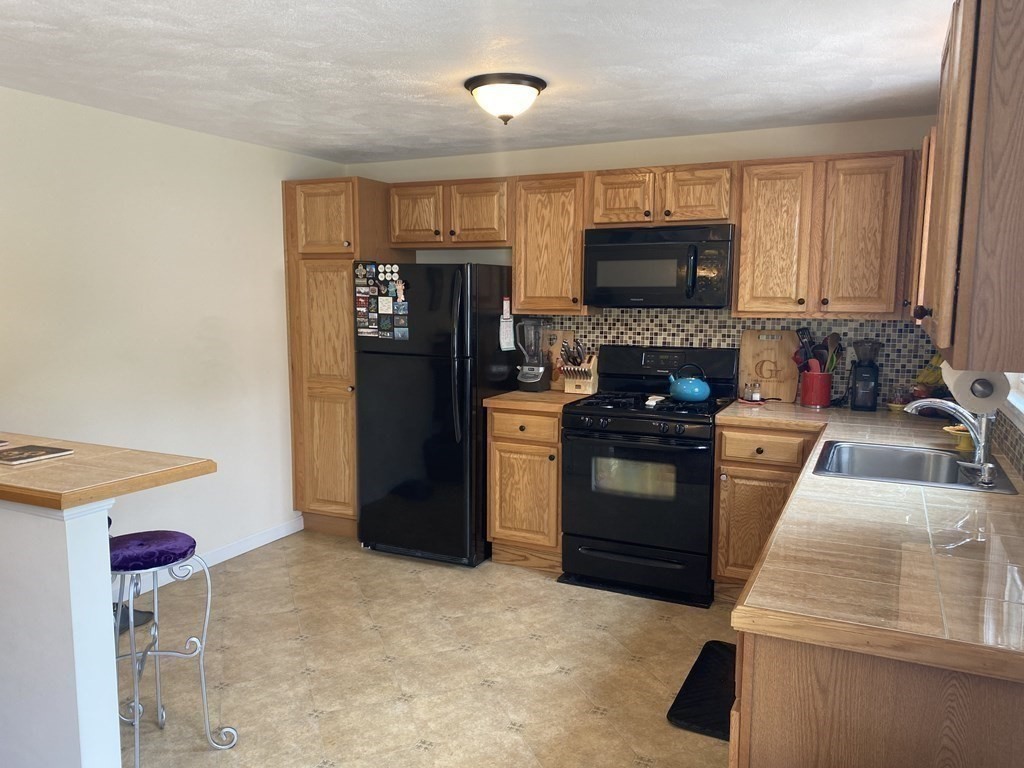 6 Apple Ridge Road, Unit 5 Maynard, MA 01754 - Photo 5 of 28 Gallery Image 5