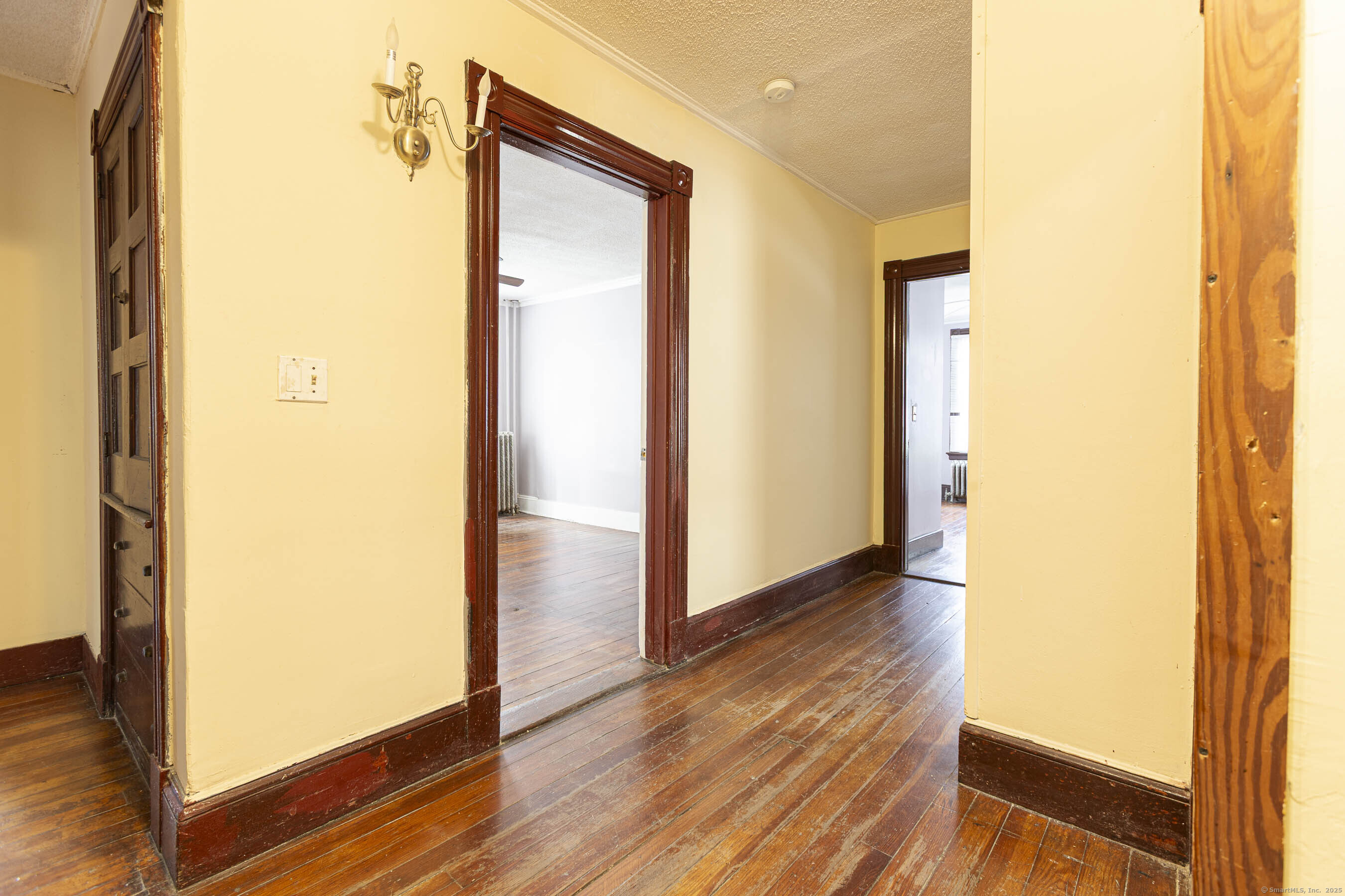 62 Burton Street Hartford, CT 06112 - Photo 15 of 36