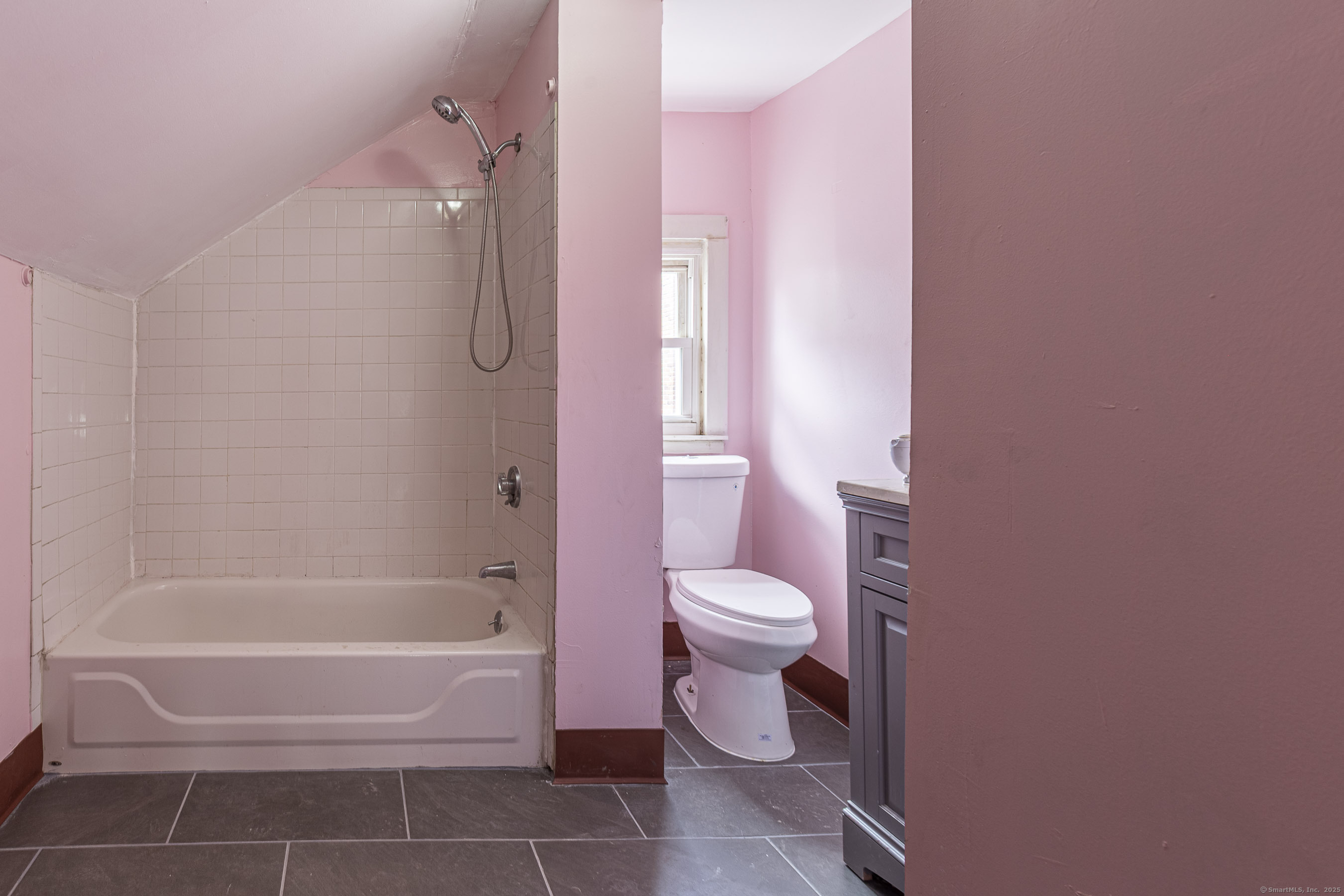 62 Burton Street Hartford, CT 06112 - Photo 22 of 36