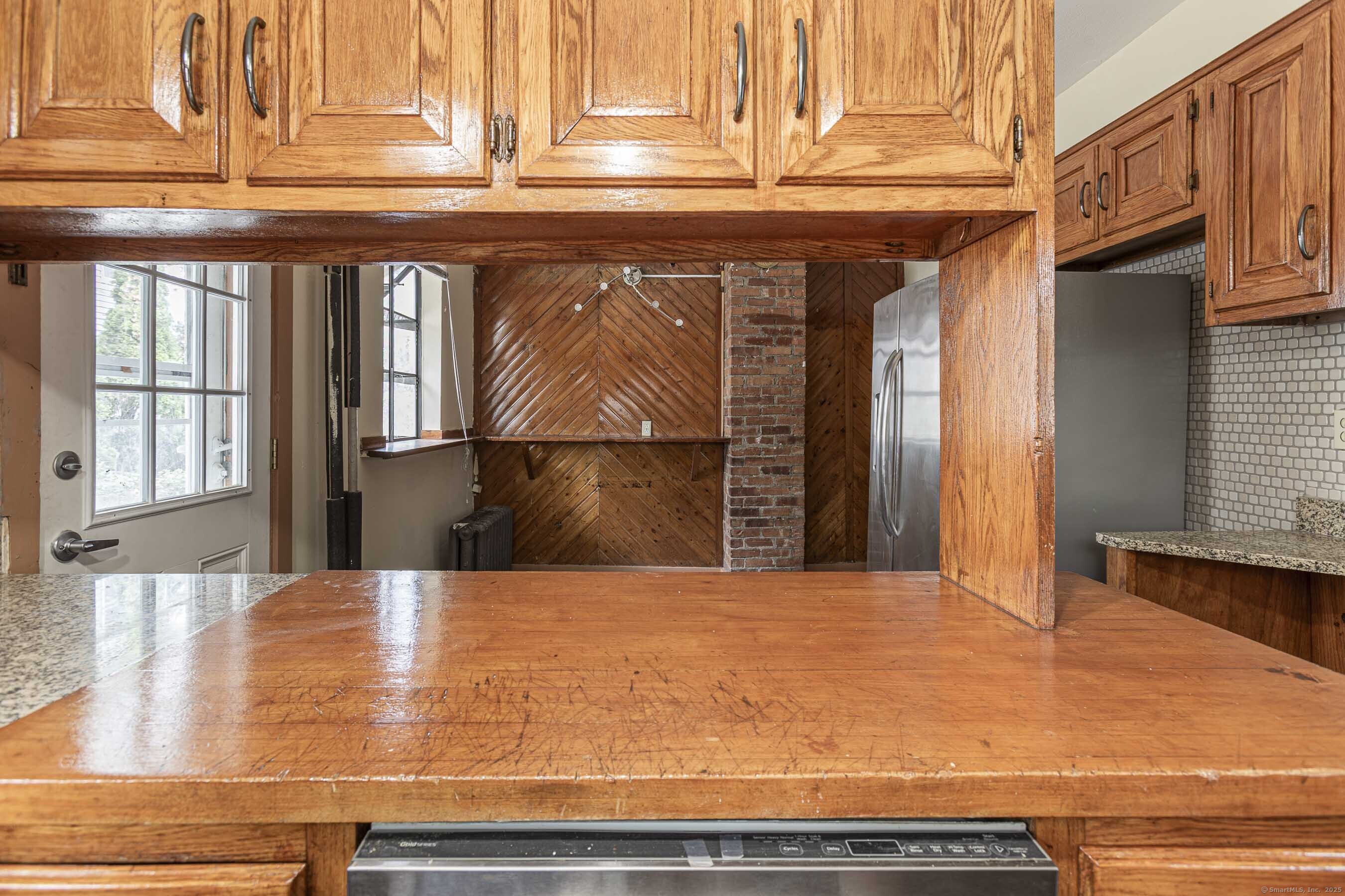 62 Burton Street Hartford, CT 06112 - Photo 25 of 36