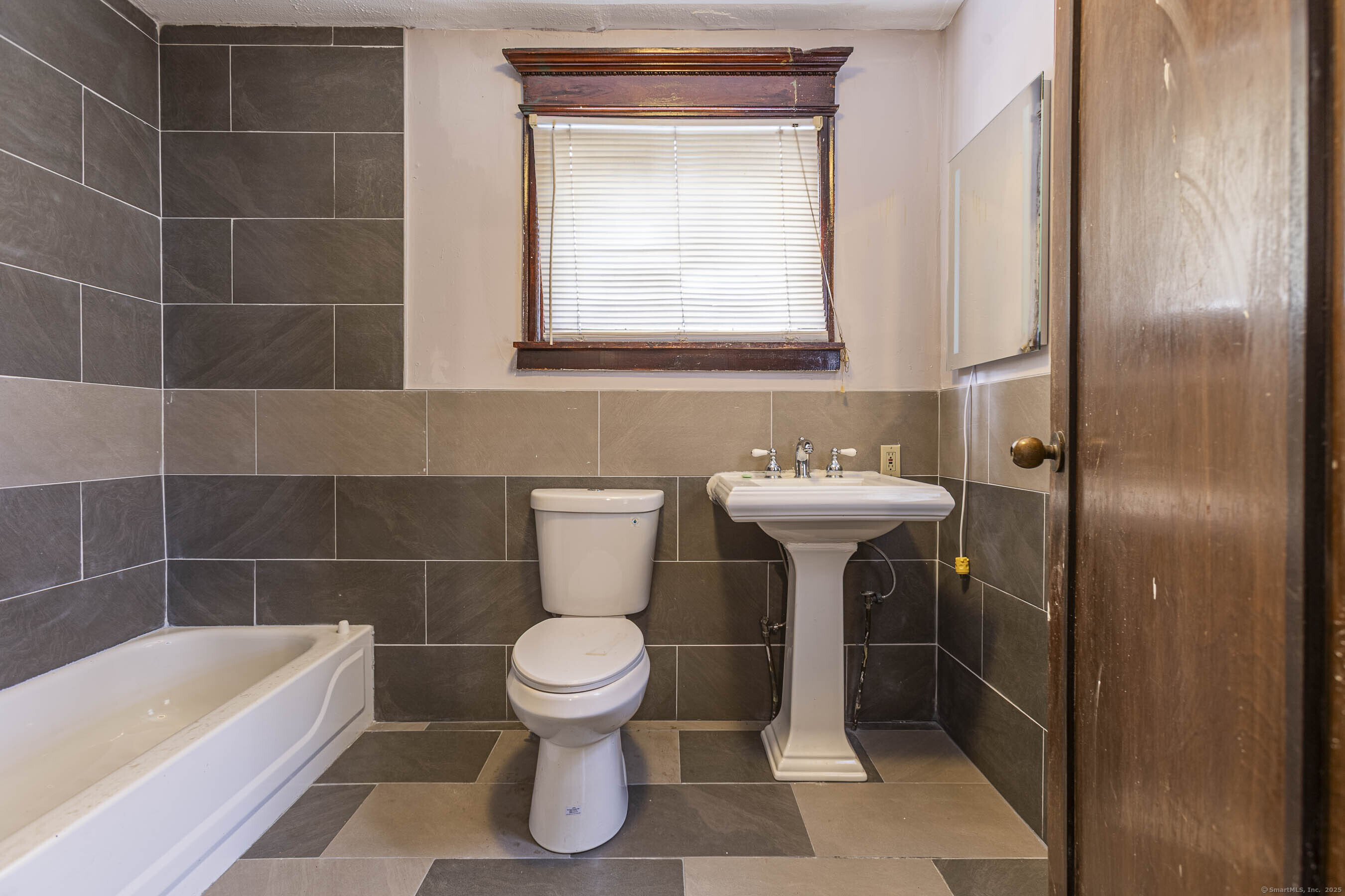 62 Burton Street Hartford, CT 06112 - Photo 35 of 36