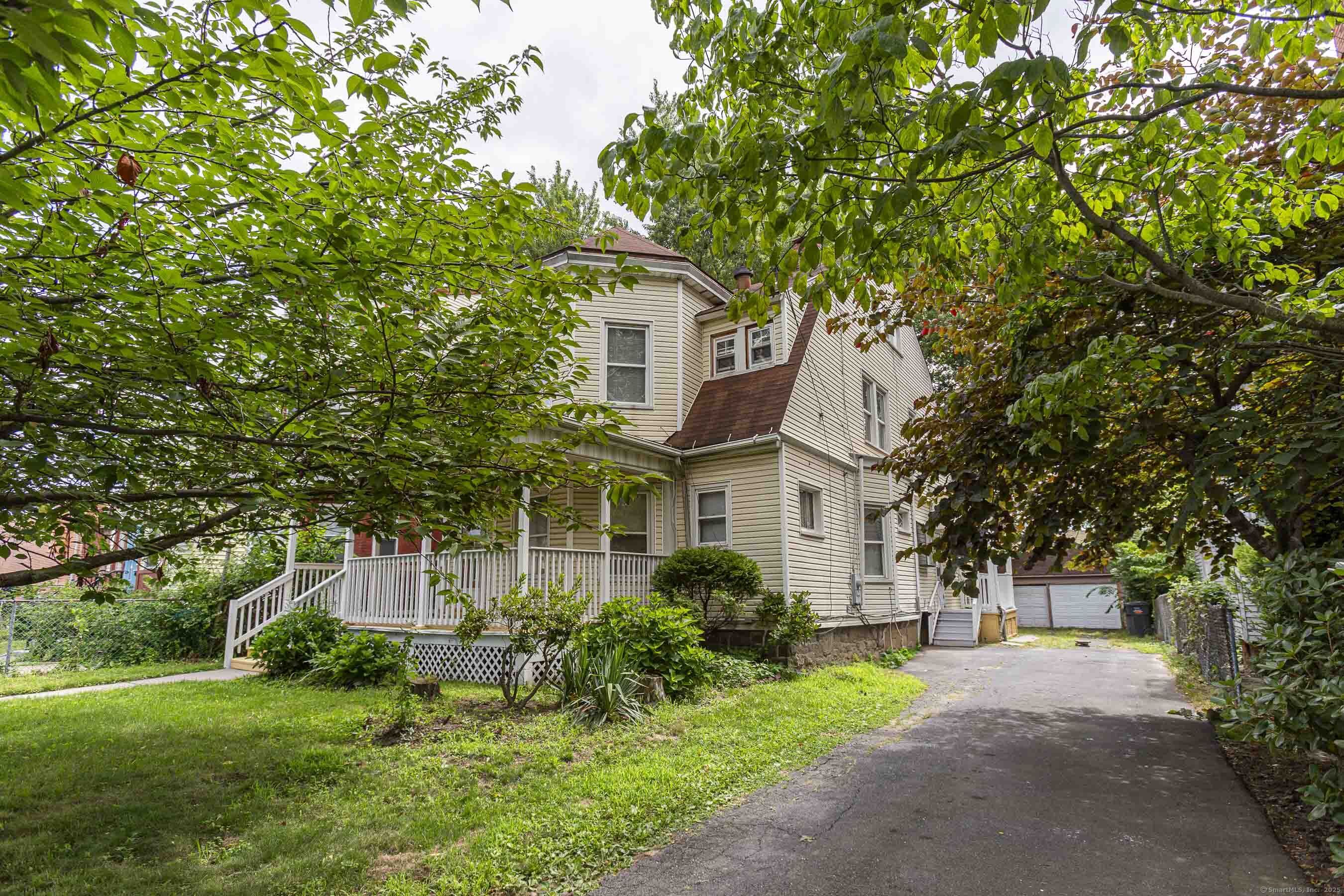 62 Burton Street Hartford, CT 06112 - Photo 4 of 36