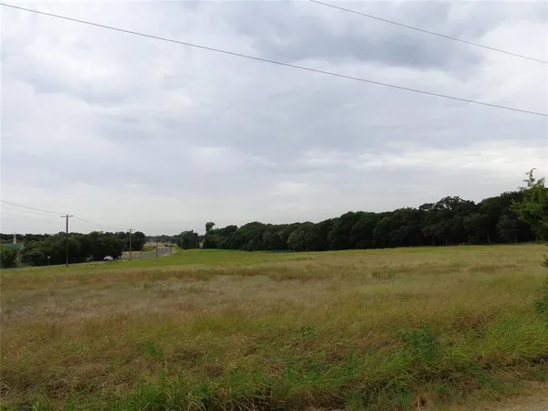 $302,450 | 8024 County Road 204, Grandview, TX 76050