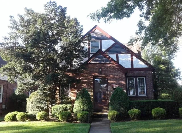 $749,900 | 1041 Russell Street, Franklin Square, NY 11010