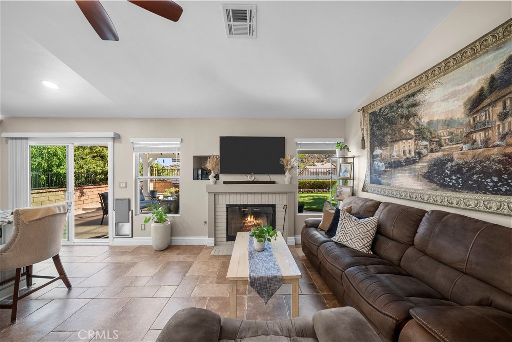 27908 Rainier Road Castaic, CA 91384 - Photo 16 of 41