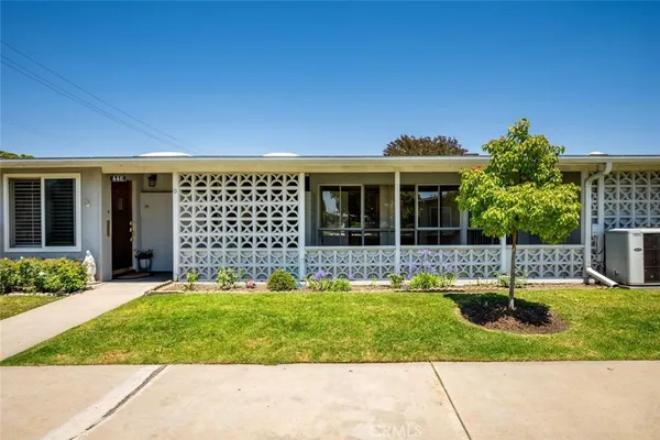 $325,000 | 1562 Golden Rain Road, Unit 44D M2, Seal Beach, CA 90740