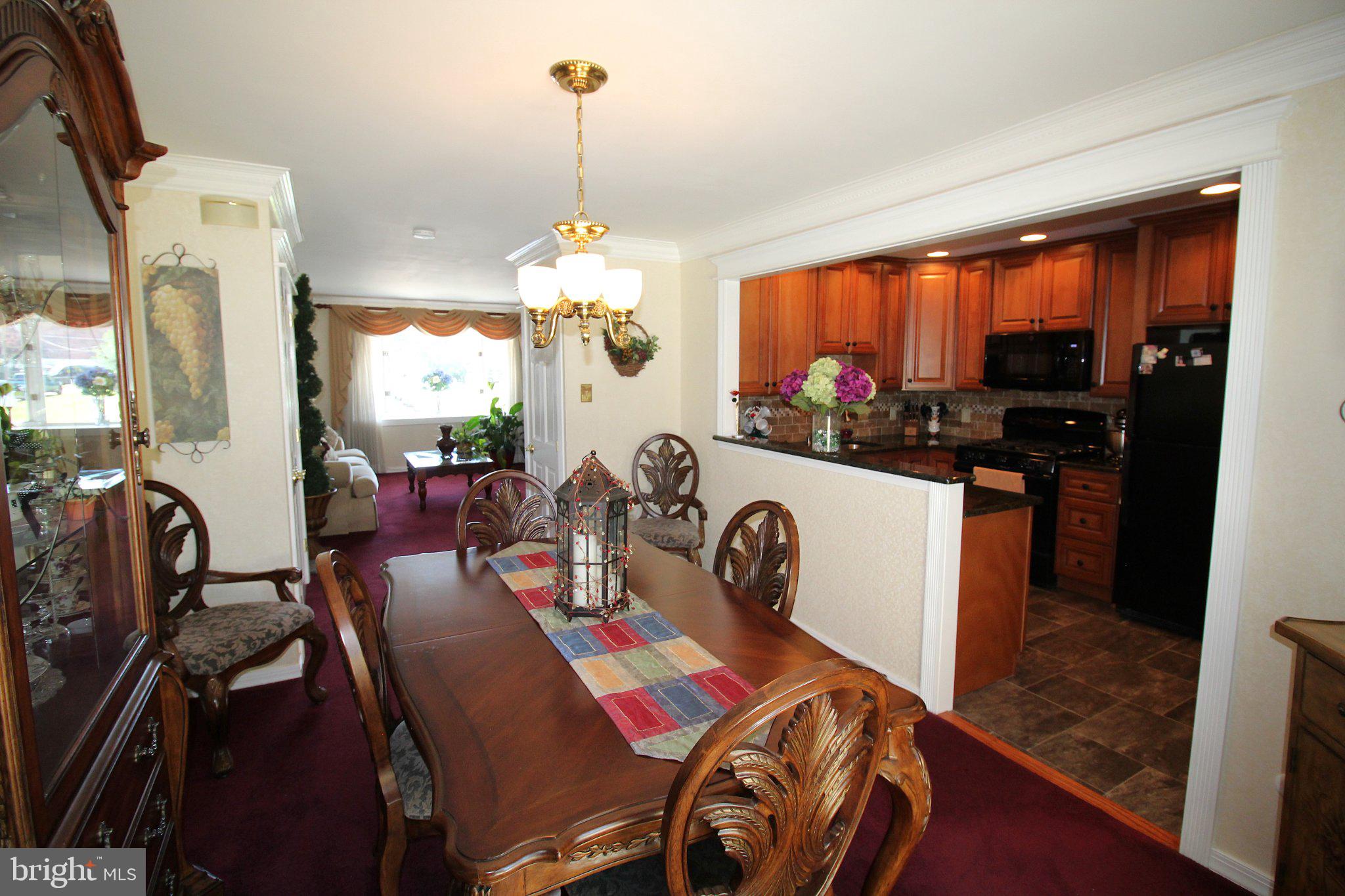 12506 Calpine Road Philadelphia, PA 19154 - Photo 6 of 29 Charming dining area with kitchen view.