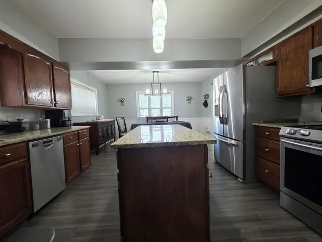 $359,900 | 10530 South 82nd Court, Palos Hills, IL 60465